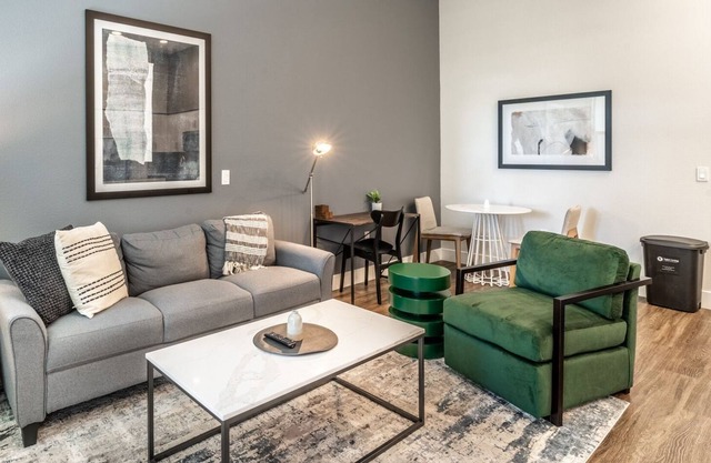Modern Apartment in Prime Location (ID9011X8)