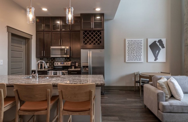 Modern Apartment in Prime Location (ID4487X26)