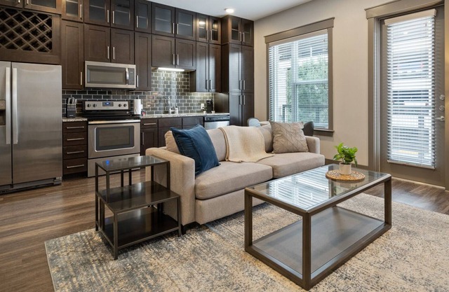 Modern Apartment in Prime Location (ID3133)