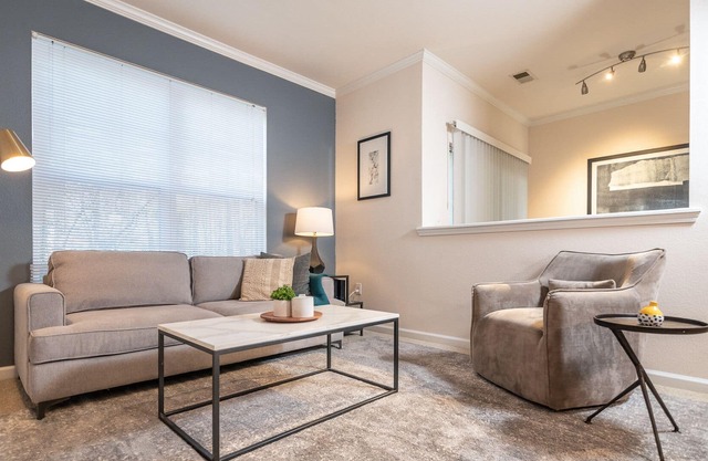 Modern Apartment in Prime Location (ID7307)