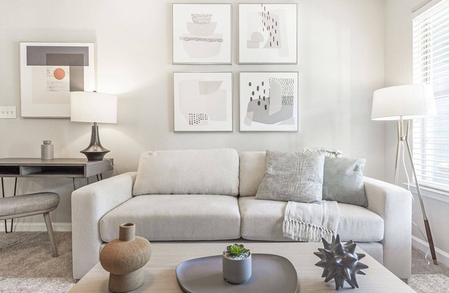 Modern Apartment in Prime Location (ID8449X87)
