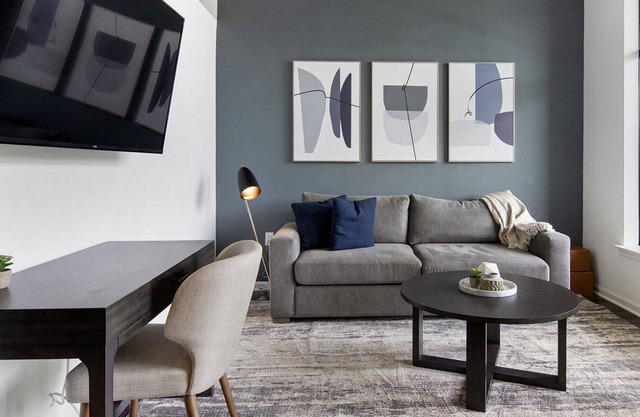 Modern Apartment in Prime Location (ID6697X80)
