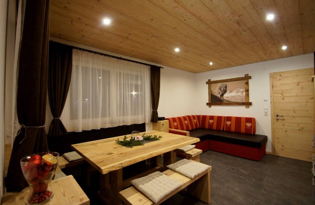 modern apartment in the mountains, cozy and familiar near Hochfügen