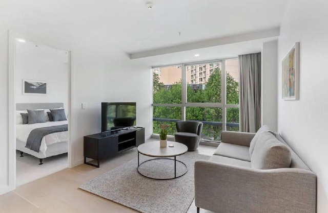 Modern Apartment in the Heart of the City with Free Parking