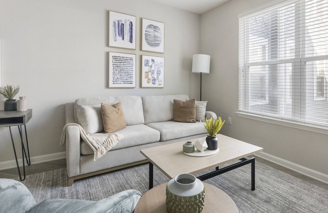 Modern Apartment in Prime Location (ID1245X807)
