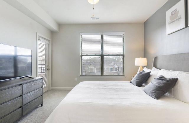 Modern Apartment in Prime Location (ID9271X08)