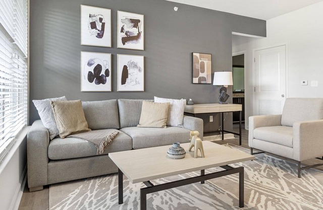 Modern Apartment in Prime Location (ID7135X13)
