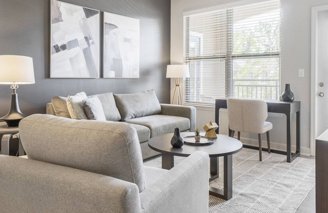 Modern Apartment in Prime Location (ID1002X885)