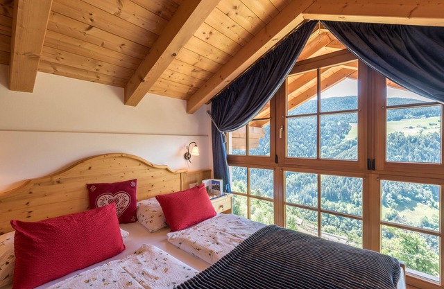 Modern Apartment “Malga - Unterkehr” with Mountain View, Wi-Fi, Garden & Terrace