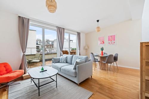 Modern Apartment near City Center - Rooftop Terrace