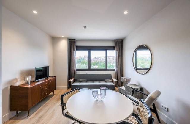 Modern apartment near the Royal Palace 11