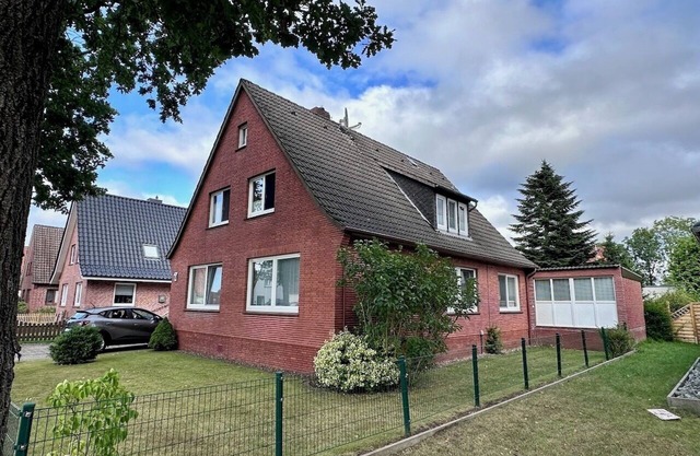 Modern apartment on the 1st floor, 3 rooms + dining area, kitchen w. Dishwasher, bathroom