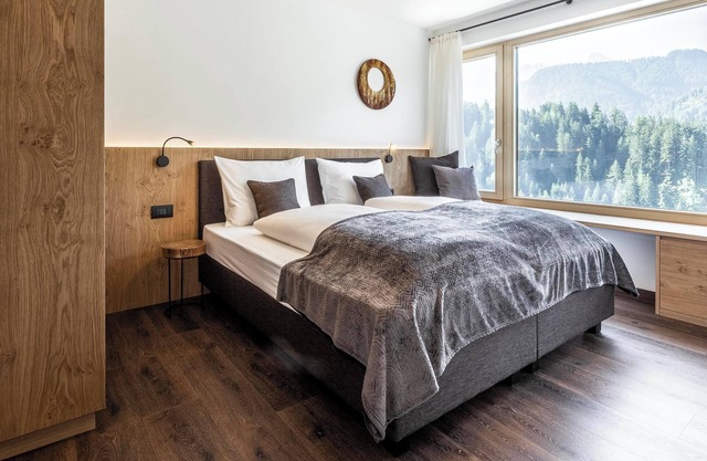 Modern Apartment 'Ravison' with Mountain Views, Garden & Wi-Fi