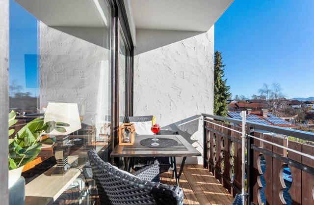 Modern Apartment "Seebruck" with Balcony & Wi-Fi