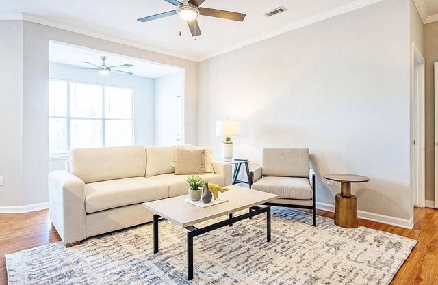 Modern Apartment in Prime Location (ID8999X85)