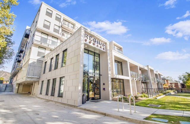 Modern Apartment minutes from the heart of the city- Perfect for professionals