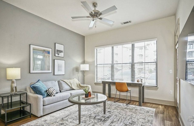 Modern Apartment in Prime Location (ID891)