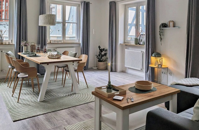 Modern apartment with old town flair (90 sqm)