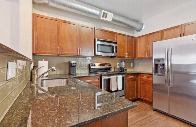 Modern Apartment with Amenities 105