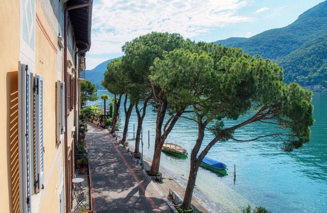 Modern apartment with a view of the lake in Morcote (Balcone sul Lago)