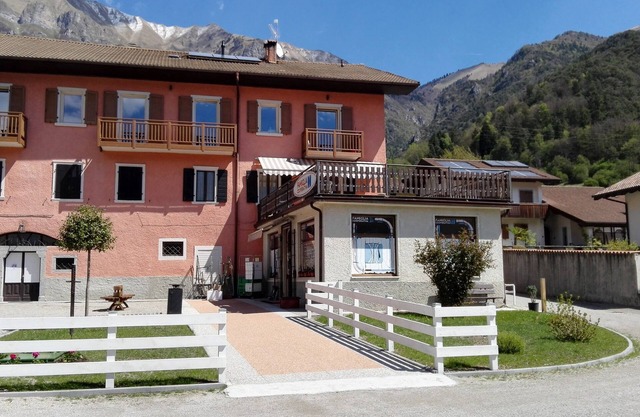 MODERN APARTMENT with BALCONY AND LAKE VIEW full confort - Ledro, Mezzolago,