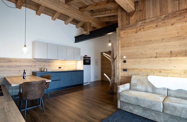Modern Apartment “Wohnung 7” with Mountain View, Wi-Fi, Balcony & Terrace