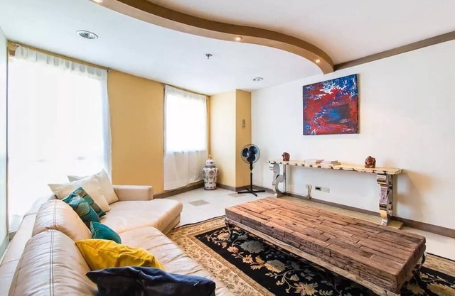 Modern Art 3-Bedroom Penthouse @ Q.C