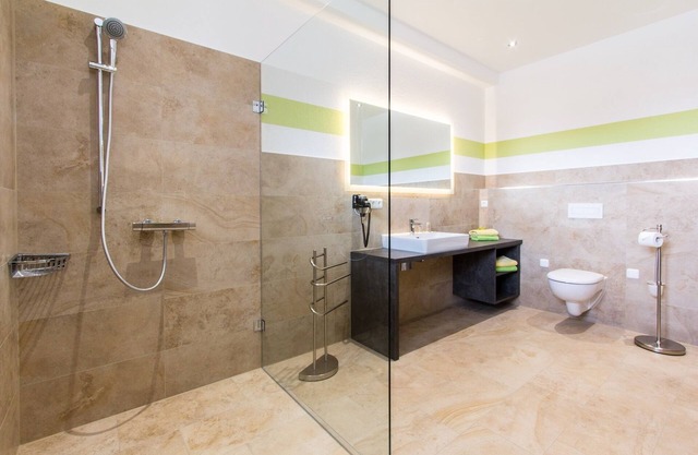 Modern, barrier-free apartment for up to two people