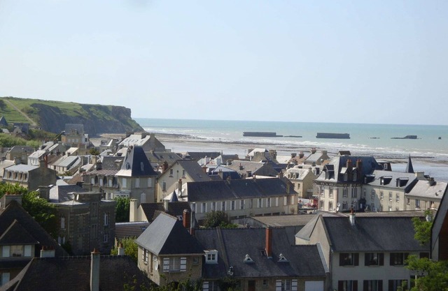 Modern Bayeux Hideaway