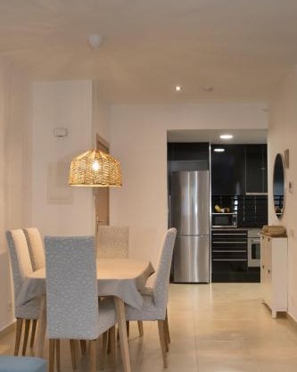 Modern Beach Apartment - La Maca