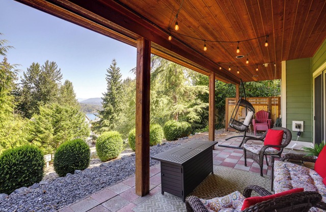 Modern Bellingham Retreat Near Galbraith Mountain!