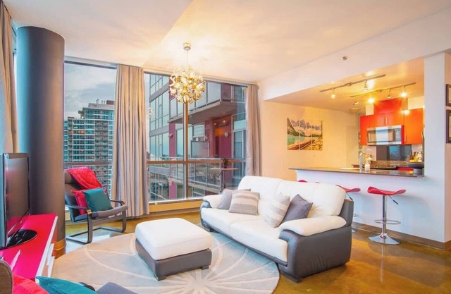 Modern Beltline Escape Sky-High Views DT Views