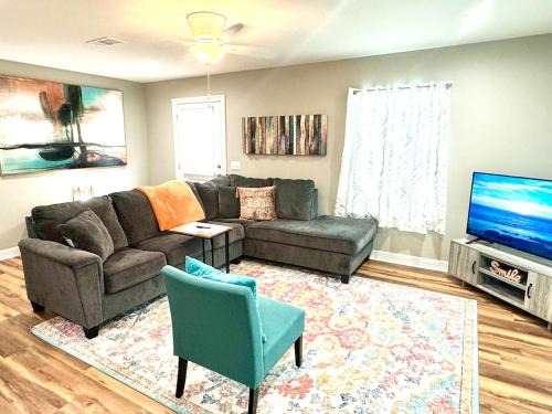 Modern Boho 2BR 2BA Home on Quiet Street