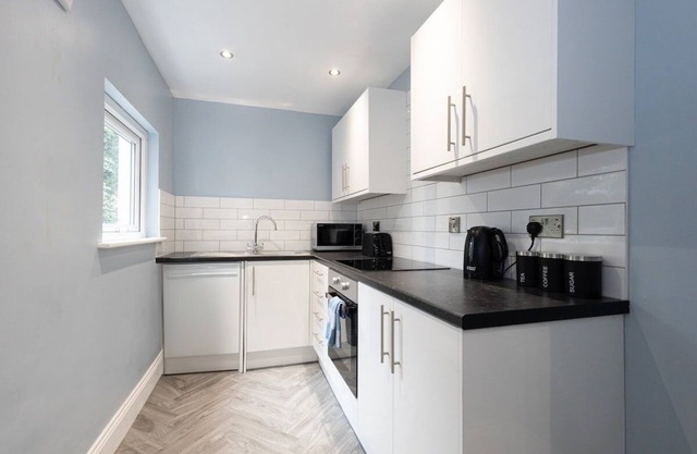 Modern Bolton Retreat - Stylish Comfort