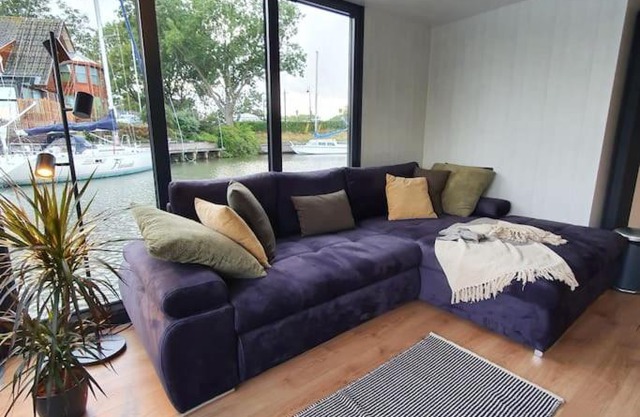 Modern, brand new houseboat near Amsterdam