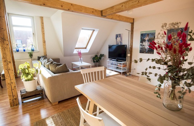 ★ Modern & Bright 80m2 Maisonette Loft + Balcony ★