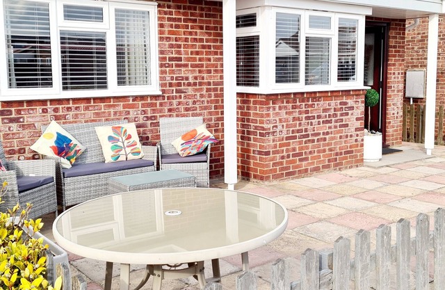 Modern Bungalow only a few minutes walk to the beach