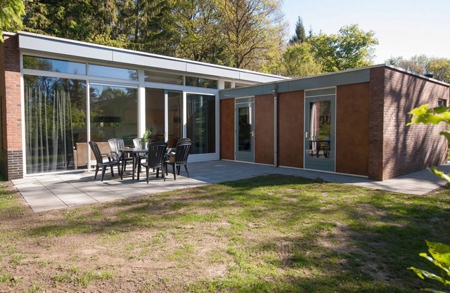 Modern bungalow with a view, at a nature reserve