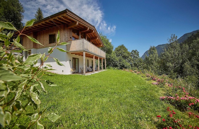 Modern chalet with sauna