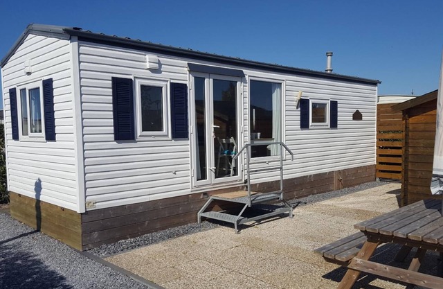 Modern chalet in Renesse at the 5* Beach & Camping Resort Julianahoeve
