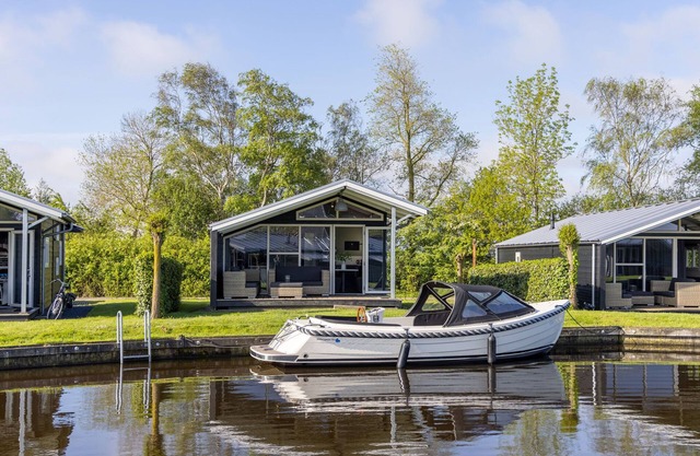 Modern chalet near Lake Sneek