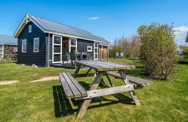Modern chalet situated on the edge of the park. This chalet has much to offer for both adults and ch