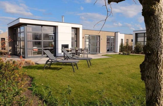 Modern chalet with terrace & garden - dog-friendly!