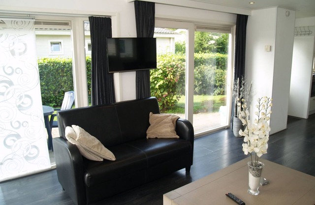 Modern chalet with WiFi in the green Achterhoek