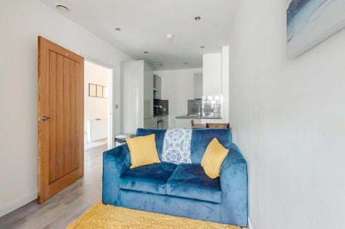 Modern City-Centre Flat with Fast WiFi & Parking