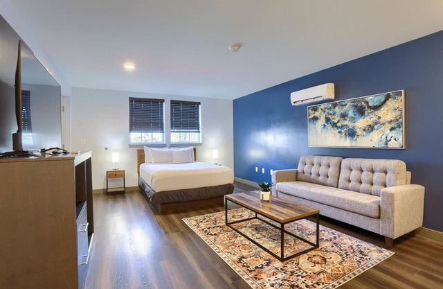 Modern Clean Pet Friendly Hotel Room