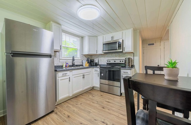 Modern Comfort | 1BR Cozy Retreat | Columbus GA