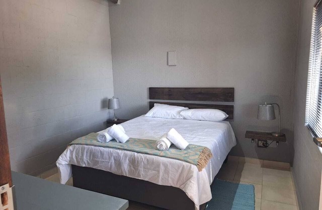 Modern Comfort Meets Cozy Living: 2-Bedroom Flat in Prestigious Protea Heights