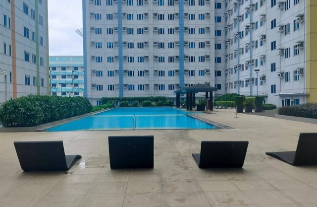 Modern Condo in Quezon City With Private Pool and City Views