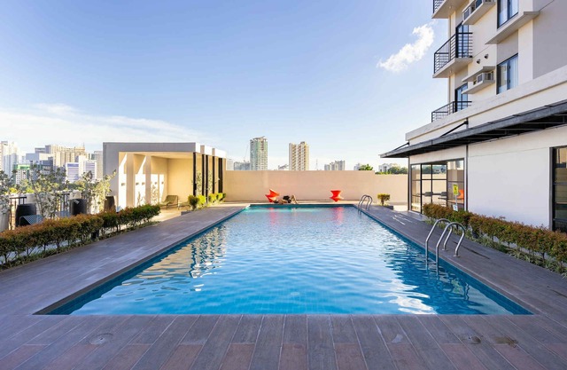 Modern Condo with Fast WiFi – 10 Mins walk to IT Park